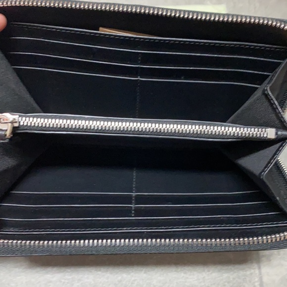 New with tags Authentic - Burberry Logo long zip around wallet in calf skin - Picture 8 of 8